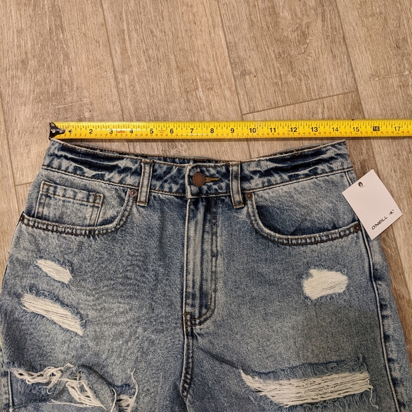 NWT, O'Neill Angus Ripped Denim Shorts, Size 29 - Picture 5 of 7